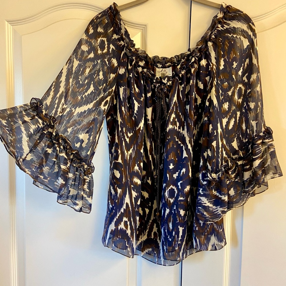 Milly size 4 silk lined chiffon blouse with gathered neckline and corded tie